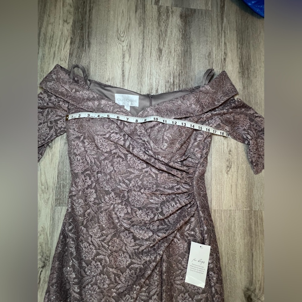 David’s Bridal  Off-the-Shoulder V-Neck Ruched Lace Gown‎ Dress Size 12 NWT - Picture 8 of 12